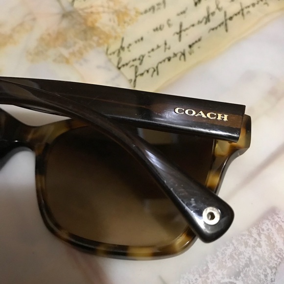 Beautiful Coach sunglasses😉💥 - Picture 3 of 5
